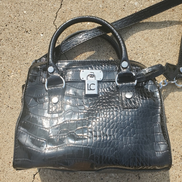 Liz Claiborne Handbags - Liz Claiborne Small Crossbody Bag Purse w/ Wallet